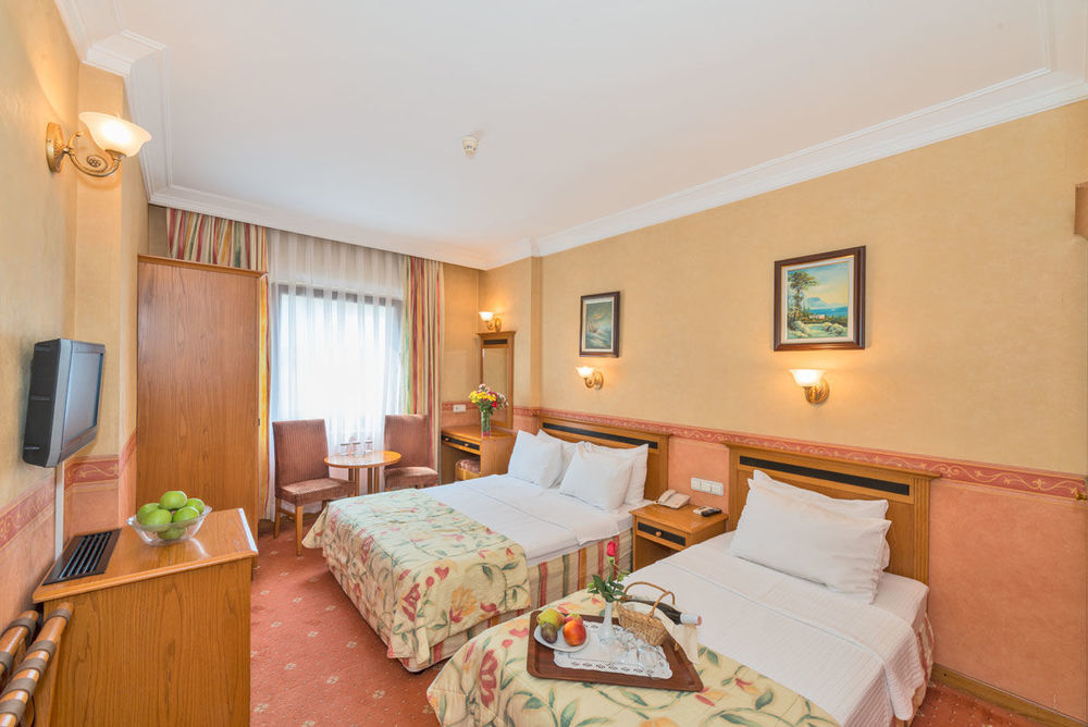 Samir Deluxe Hotel Istanbul Exterior photo